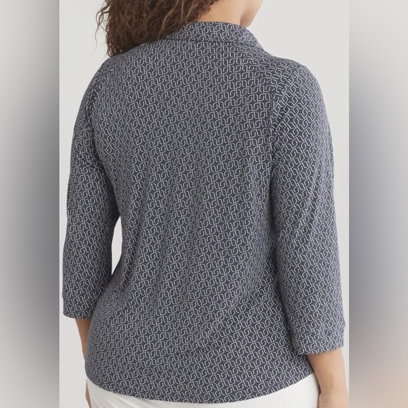 Adrianna Papell Geometric Button Up Shirt Color Oxford Blue Chain Geo 2x Wms NWT - Picture 2 of 6